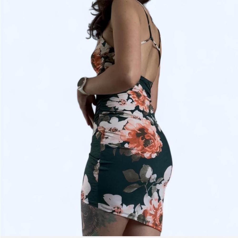 Windsor Women’s Open Back Fitted Floral Green Strappy Dress